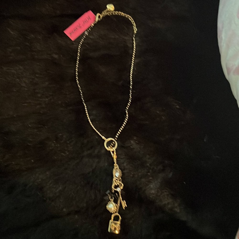 NWT Betsy Johnson Adorable Necklace